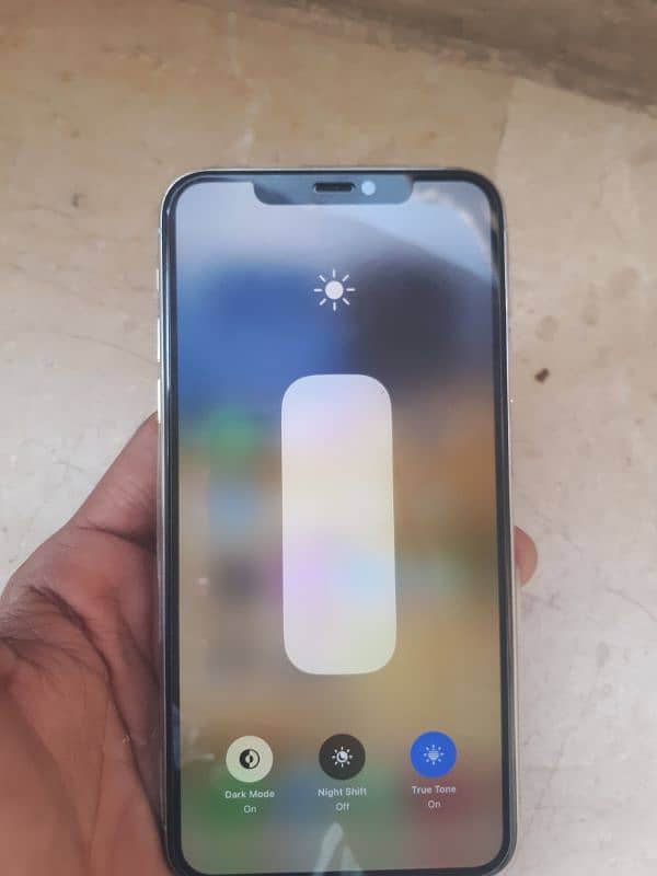 iphone 11 pro max  Non pta fuctory unlock 64/GB 03112610707 whatapp 6