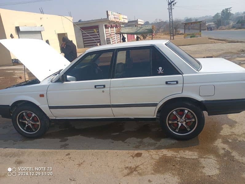 Nissan Sunny 1987 3