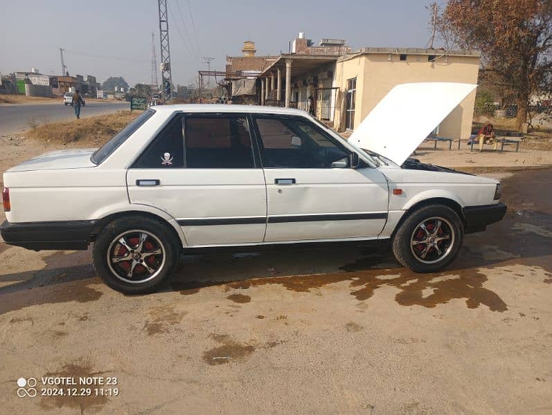 Nissan Sunny 1987 4