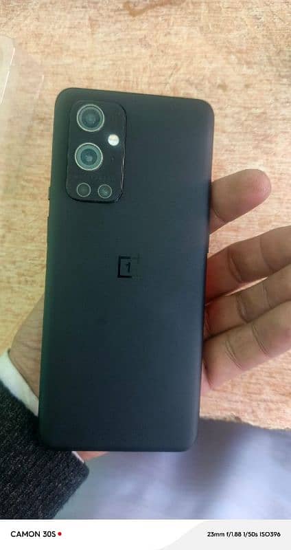 OnePlus 9 Pro 12/256 10/9.5 in mint condition waterpack. 2