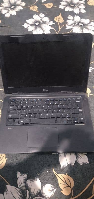 Dell i3 6th generation 4gb 256 gb SSD  5 hours bettry timing 0