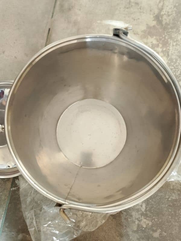 new bucket of heavy stainless steel 0