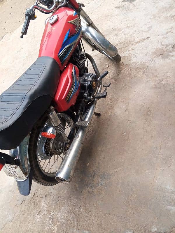 Honda 125.96 model . enjin ok sound bike ok 16