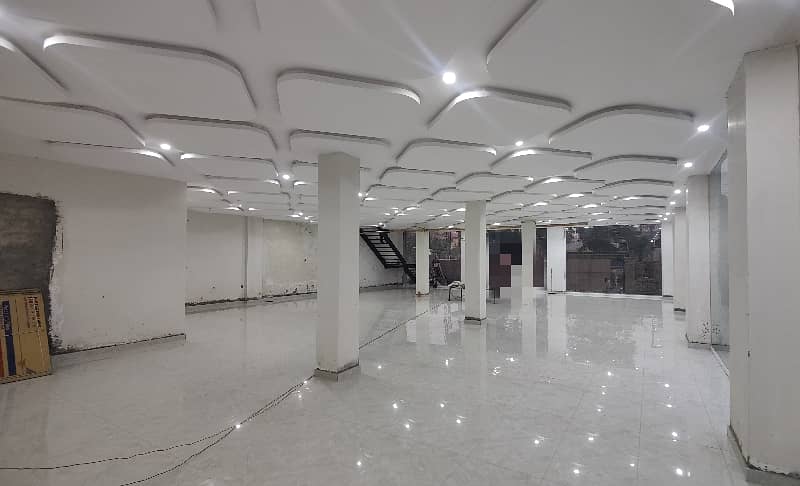 DOUBLE COMMERCIAL STRAIGHT HALL, M/F WASHROOM, VAST PARKING FOR RENT 0