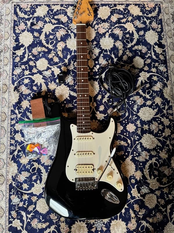 fender squier stratocaster electric guitar 1