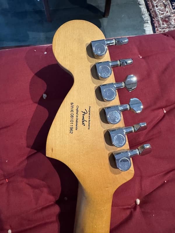 fender squier stratocaster electric guitar 3