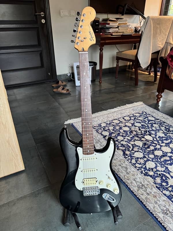 fender squier stratocaster electric guitar 8