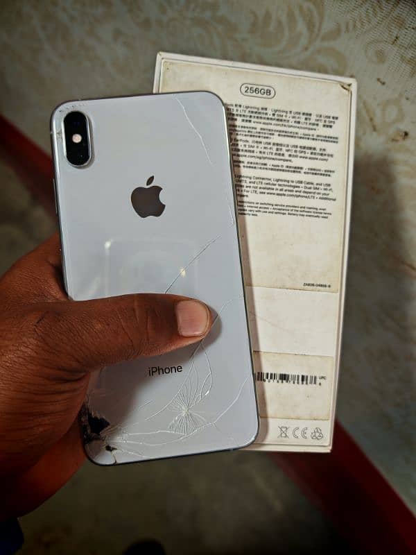 IPhone 11 Pro Pta Rs 85k iPhone xs max 256gb pta Rs 82k 4