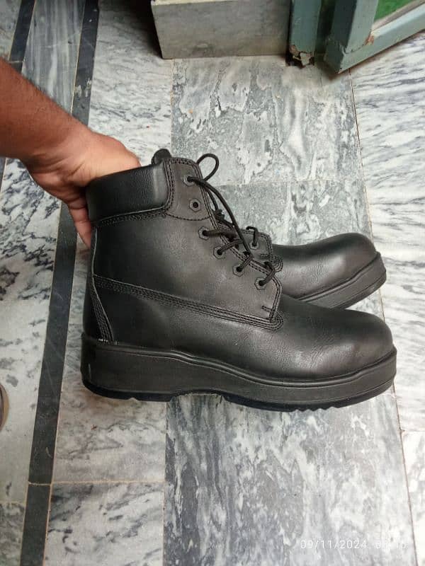 Boots (shoes) New Condition Imported 1