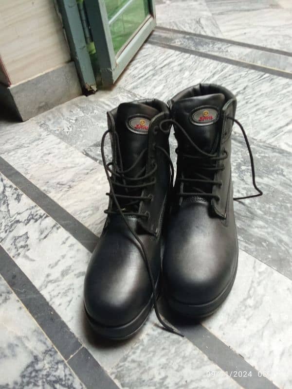 Boots (shoes) New Condition Imported 0