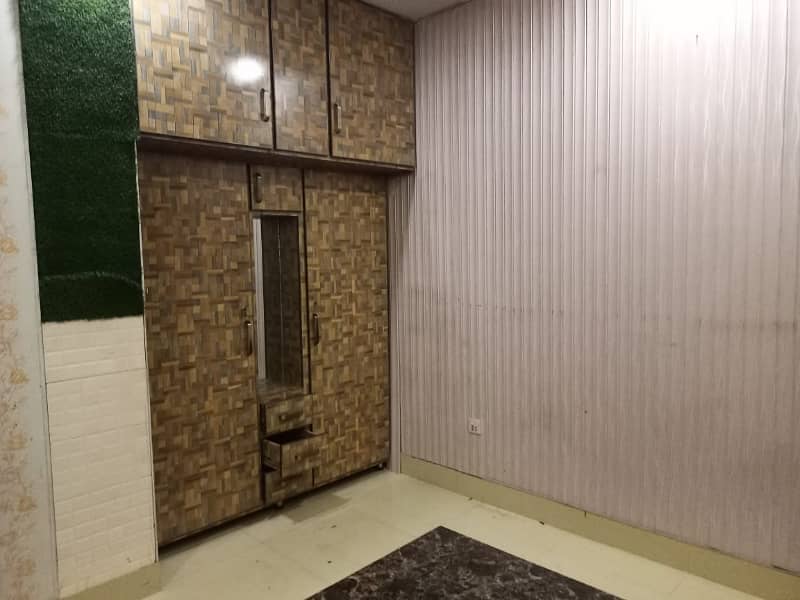 ALLAMA IQBAL TOWN 10 MARLA HOUSE URGENT FOR RENT IN PRIME LOCATION 1