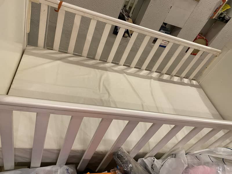 Graco Cot cum bed 7