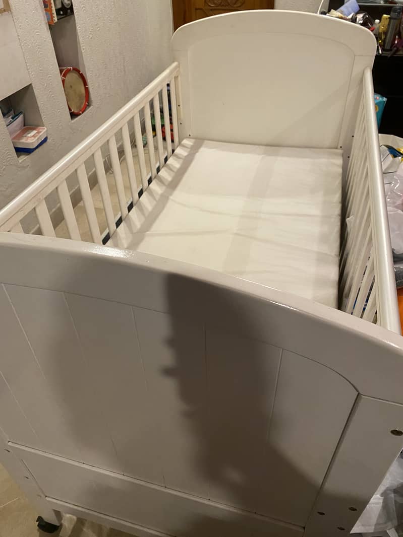 Graco Cot cum bed 8