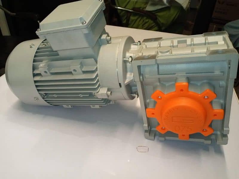 Electrical gear motor | Medium & small reduction | Worm gear | VFD's 4