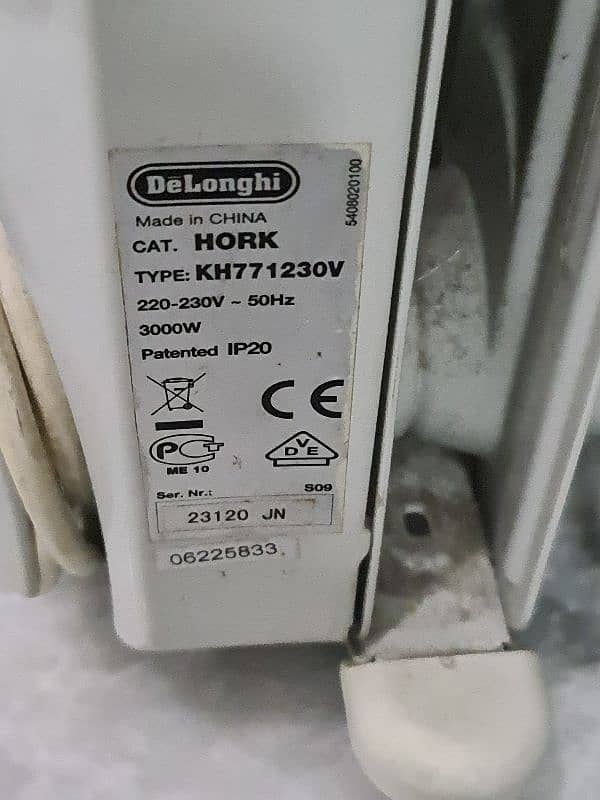 Delonghi oil heater . . . . 10/10 condition 3