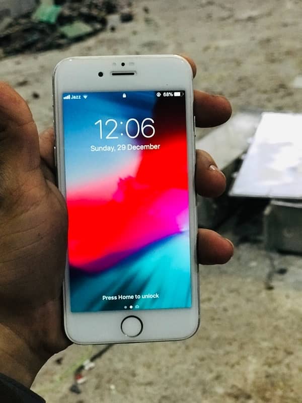 iPhone 6 128 gb PTA uprooted with charger 5