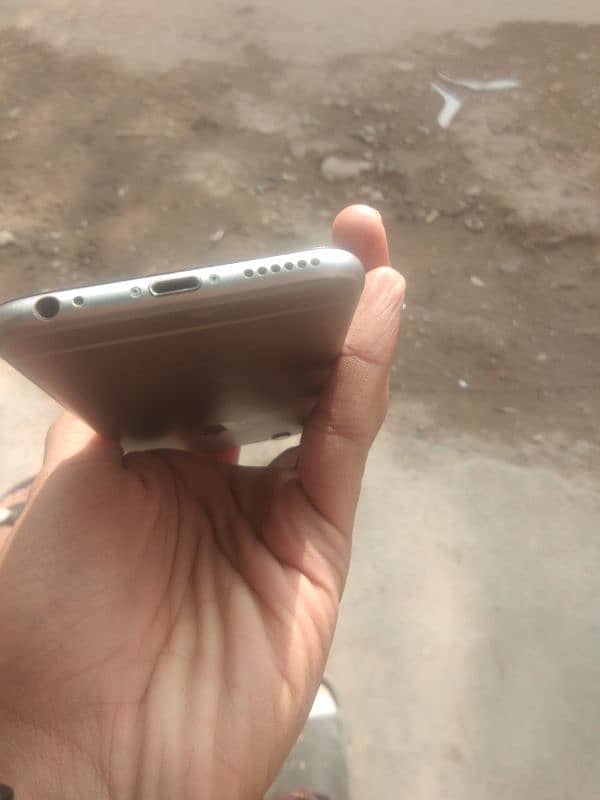 iPhone 6 mobile very good condition 1