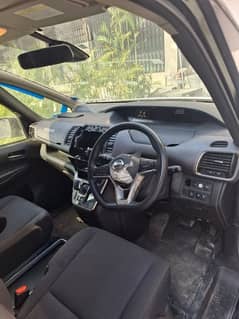 Nissan serena 2016