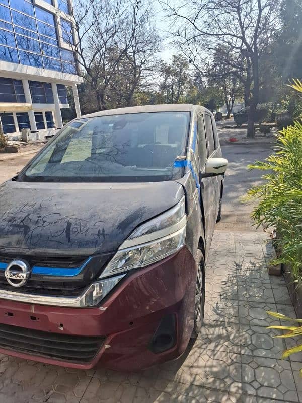 Nissan serena 2016 3