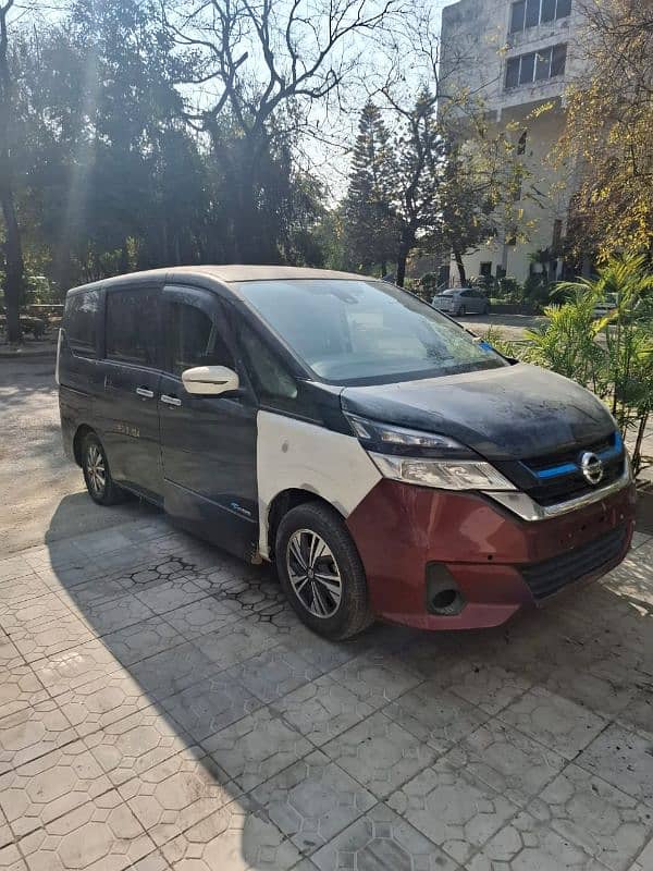 Nissan serena 2016 4