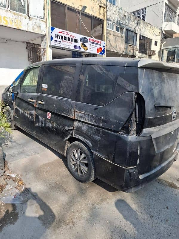 Nissan serena 2016 5