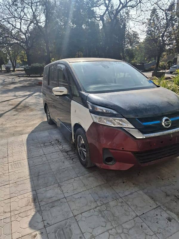 Nissan serena 2016 6