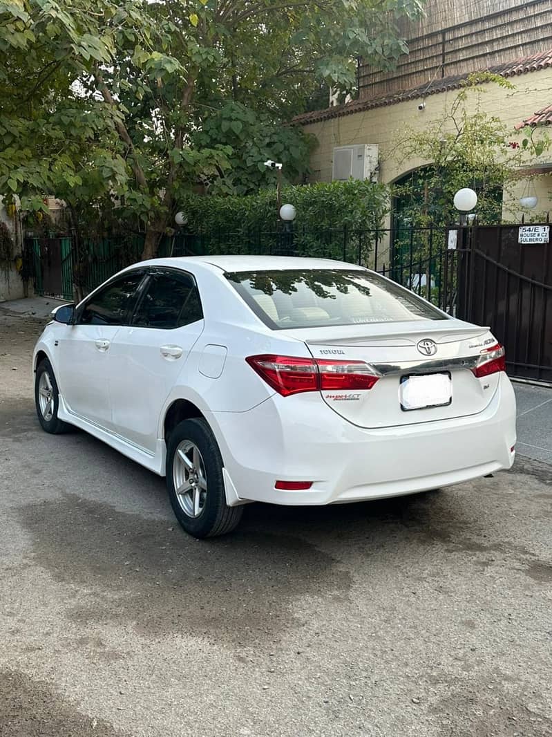 Toyota Corolla Altis Model 2016(Automatic) 8