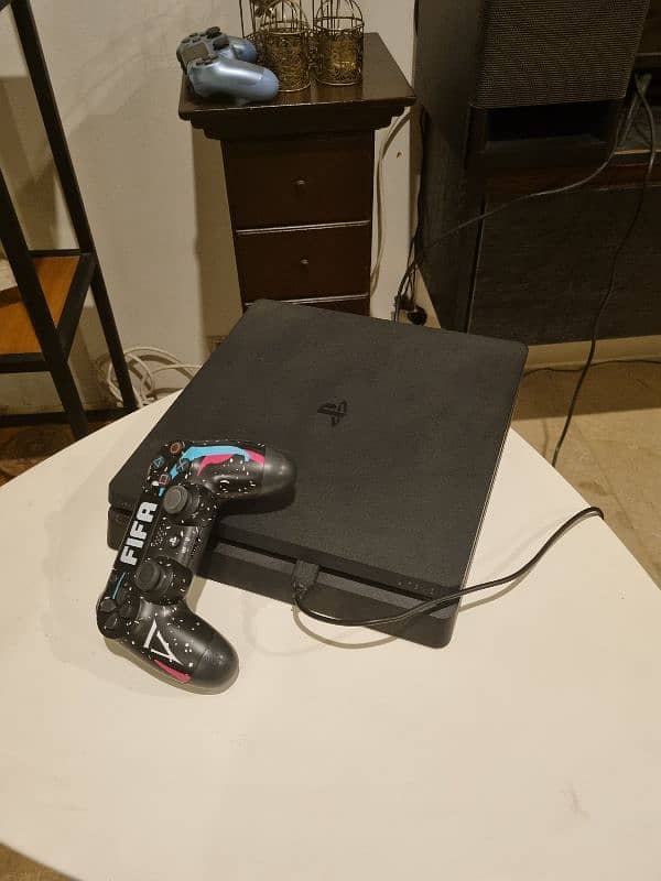 PS4 500GB Console with 1 Controller 0