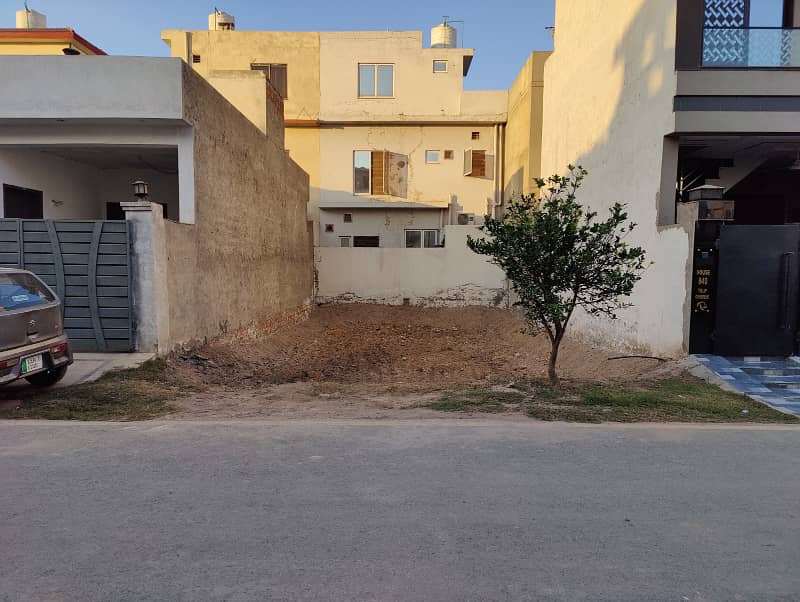 Ideal Prime Location Residential Plot For Sale In Park View City 0