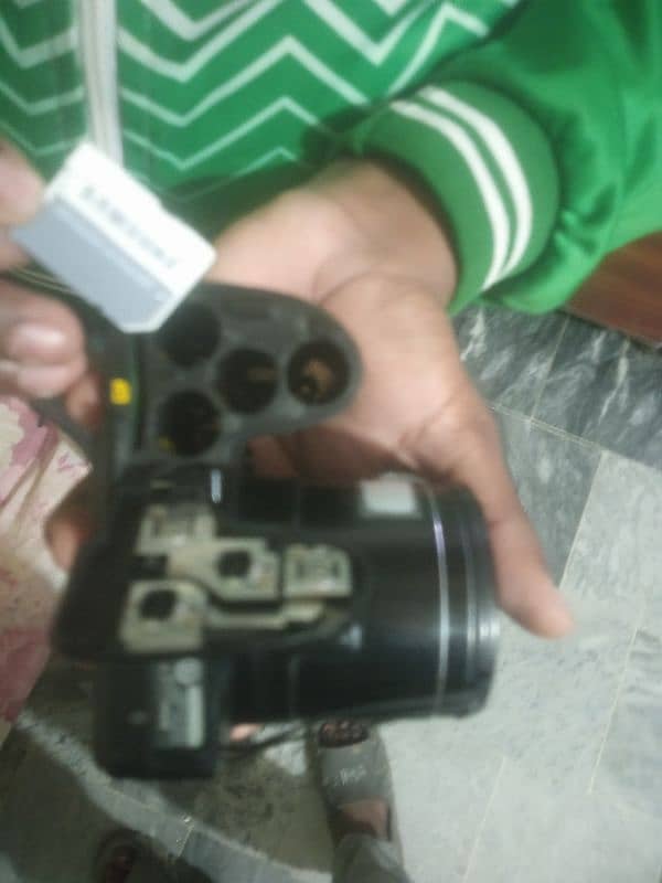 nikon all ok camera without sell hai video and pic dual option 0