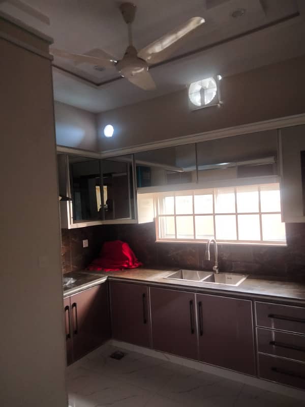 1 KANAL BRAND NEW UPPER PORTION FOR RENT IN JUBIEEL TOWN 5