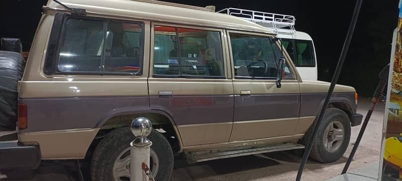 Mitsubishi Pajero 1988 2