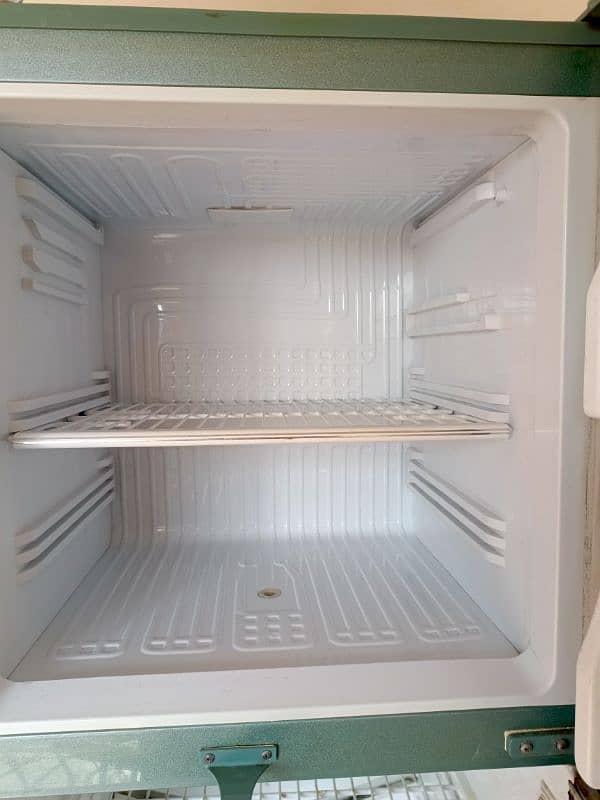 pel fridge double door in good condition 2