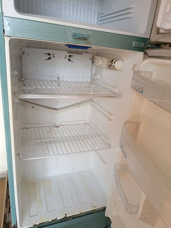 pel fridge double door in good condition 3