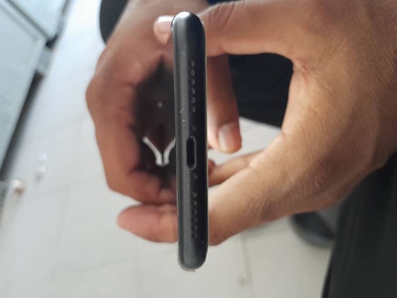 IPHONE XR 64 GB NON PTA 8