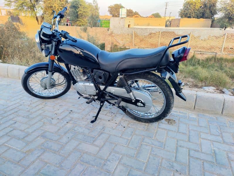 Suzuki GS 150 2015 fresh 4