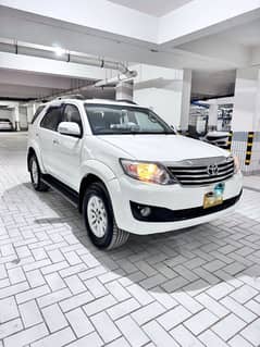 Toyota Fortuner V 2014