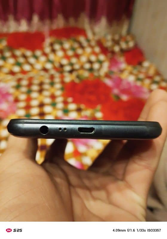 realme c21 box Sath hai 3gb ram 32 gb 2