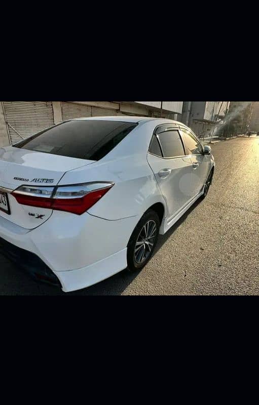 Toyota Altis Grande 2017 1