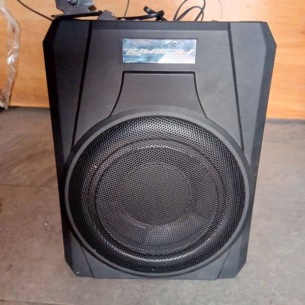 under seat subwoofer 1