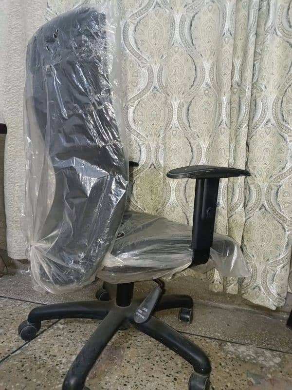 Office/ Gaming Chair (10/10) 2