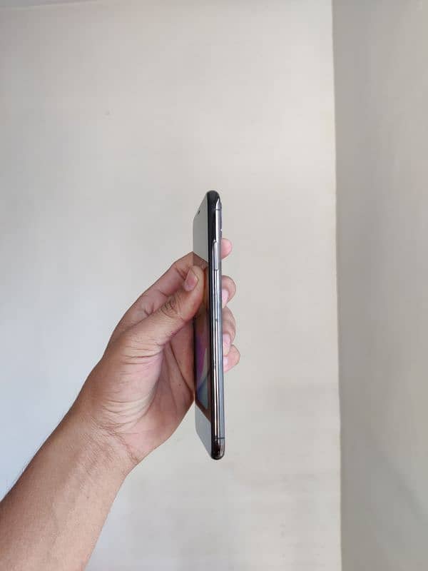 iphone xs max 1