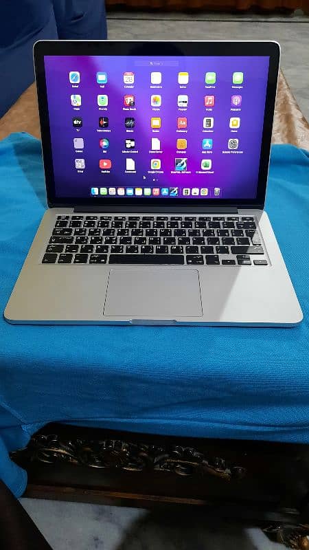 Macbook Pro core i5 2015 9