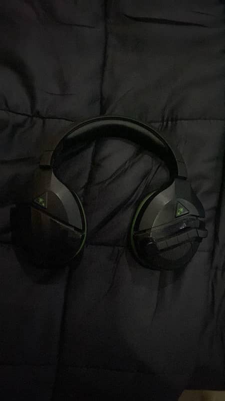 Turtlebeach Stealth 700 Wireless headphones bluetooth xbox compatible 4