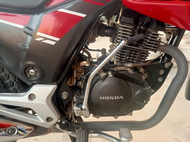 Honda CB 150f 3