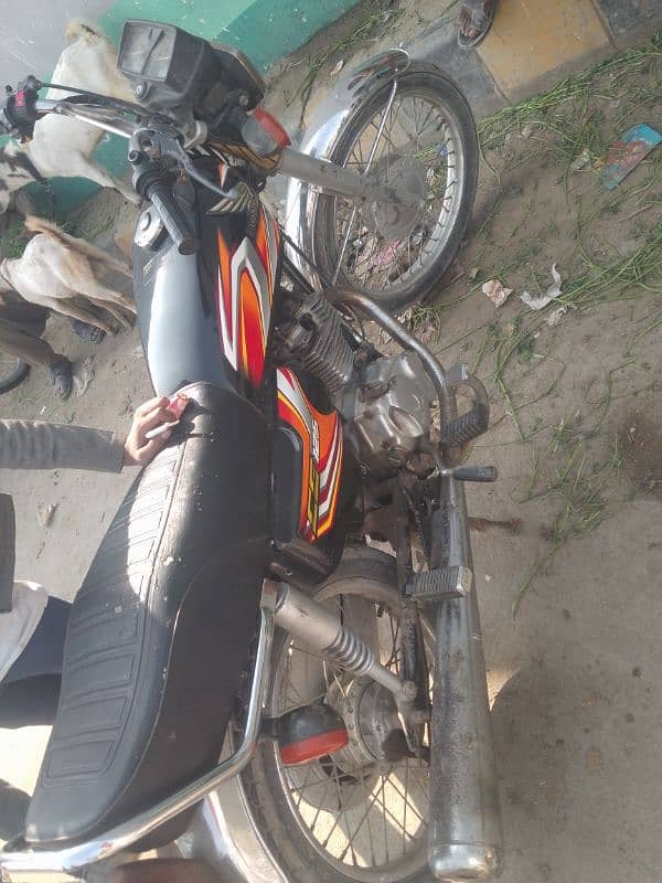 Honda Cg 125 for sale location Karachi only serious buyer 03218270958 0