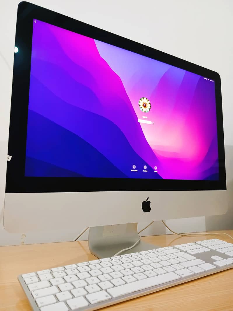 iMac late 2015 Ratina 4k 21.5 Inch (8GB/ 256 GB) 1