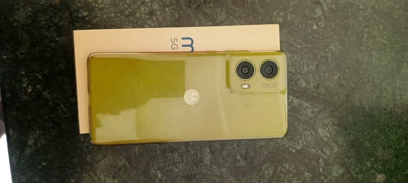 Moto G 85 Just box open 4