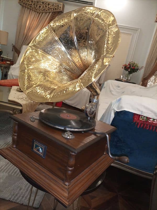 Antique HMV Gramophone to Play 78 RPM Stoned Records. Video Available 1