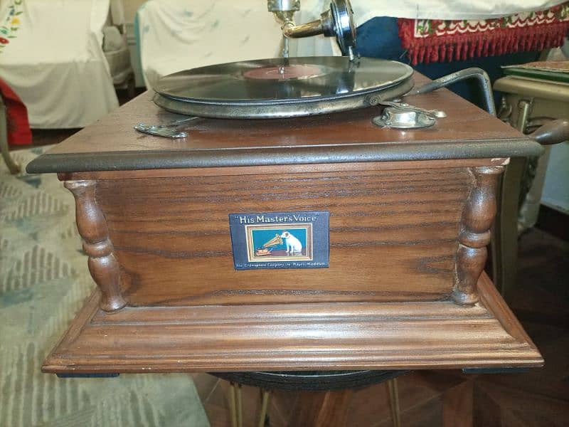 Antique HMV Gramophone to Play 78 RPM Stoned Records. Video Available 4